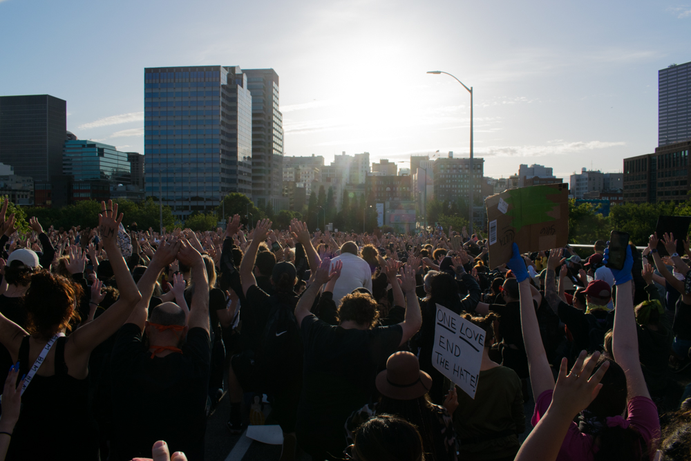 Portland_Protesters_on_the_Morrison_Bridge_on_June_3,_2020